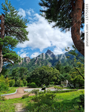 This is a panoramic view of Seoraksan National Park. This is a panoramic view of Seoraksan National Park. 137755835