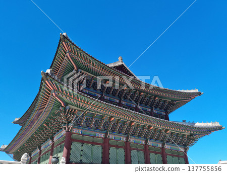 This is Gyeongbokgung Palace in Seoul, South Korea.	 137755856