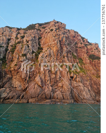 It is an island called Seoneupdo with cliffs.	 137756761
