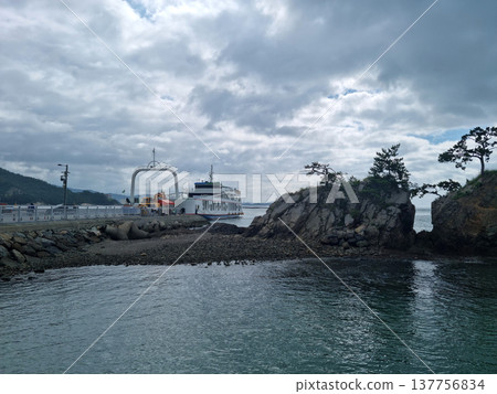 coast, passenger ship, sea 137756834