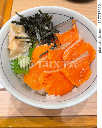 Japanese salmon sashimi rice bowl donburi with seaweed and wasabi Japanese salmon sashimi rice bowl donburi with seaweed and wasabi 137757030
