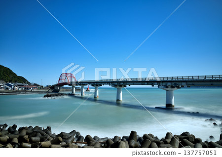 Koza Ohashi Bridge [Kushimoto Town, Higashimuro District, Wakayama Prefecture] 137757051