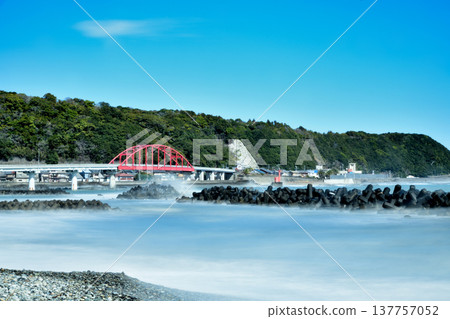 Koza Ohashi Bridge [Kushimoto Town, Higashimuro District, Wakayama Prefecture] 137757052