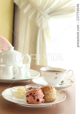 櫻花司康餅和茶 137758046