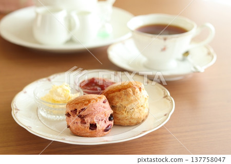 櫻花司康餅和茶 137758047