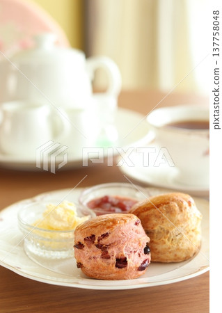 櫻花司康餅和茶 137758048
