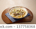 Meat noodles 137758368