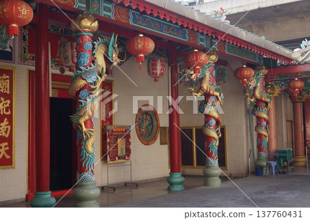 Seven Temples in Bangkok, Thailand 137760431