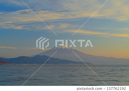 A view of the sky, sea, and Mount Fuji shining in the morning sun, as seen from Miho Peninsula in Shizuoka City. Ver4 A view of the sky, sea, and Mount Fuji shining in the morning sun, as seen from Miho Peninsula in Shizuoka City. Ver4 137762192