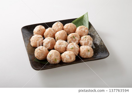 Domestic chicken meatballs 137763594