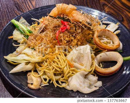 Fried noodles  137763667