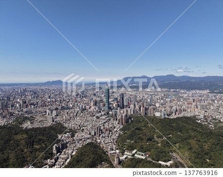 Taipei City 137763916