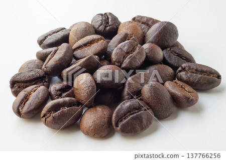 coffee beans isolated on white background 137766256