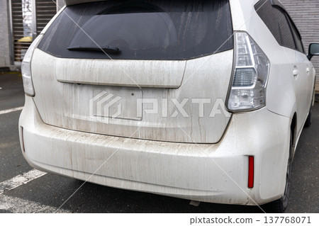 髒兮兮的車身 137768071