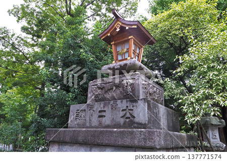 須佐之男神社的燈籠(東京都荒川區) 須佐之男神社的燈籠(東京都荒川區) 137771574