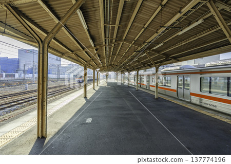 Atsuta Station, JR Atsuta Station Platform, Nagoya City, Aichi Prefecture 137774196