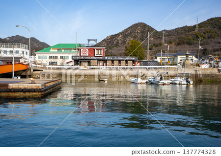 忠海港(竹原市)候船區一景 忠海港(竹原市)候船區一景 137774328