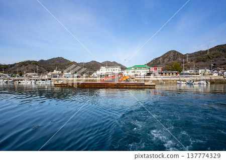 A scene from the waiting area at Tadanoumi Port (Takehara City) A scene from the waiting area at Tadanoumi Port (Takehara City) 137774329