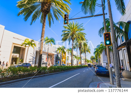 Rodeo Drive, a luxury shopping street in Beverly Hills, Los Angeles Rodeo Drive, a luxury shopping street in Beverly Hills, Los Angeles 137776144