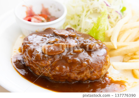 可口半島調味汁漢堡牛排 可口半島調味汁漢堡牛排 137776390