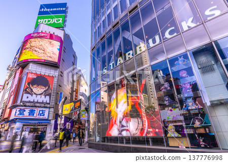 清晨的東京城市景觀,包括澀谷中心街。澀谷熙熙攘攘,擠滿了外國遊客,但清晨卻人煙稀少……(8日) 清晨的東京城市景觀,包括澀谷中心街。澀谷熙熙攘攘,擠滿了外國遊客,但清晨卻人煙稀少……(8日) 137776998