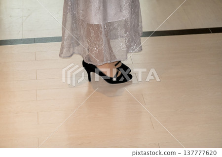 female, lady, woman 137777620