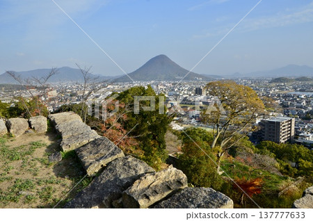 "Iki Fuji (Iinosan)" from Marugame Castle (Marugame City, Kagawa Prefecture) "Iki Fuji (Iinosan)" from Marugame Castle (Marugame City, Kagawa Prefecture) 137777633