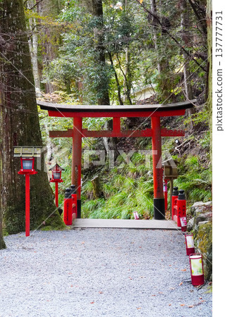 通往貴船神社內殿的道路景色 137777731