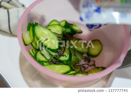 Salt of cucumber Konbu with seaweed 137777745