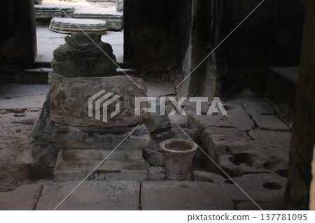 Destroyed statue Destroyed statue 137781095