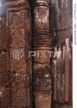 Banteay Srey's relief 137781122