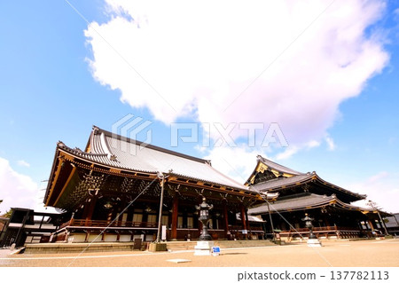 Kyoto Prefecture, Higashi Honganji Temple, Amida Hall & Goei Hall (Important Cultural Property), Tokoha-cho, Shimogyo Ward, Kyoto City, February 2022 137782113