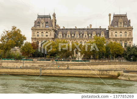 Ornate Hotel de Ville standing majestically along the Seine River, showcasing classic French architecture and Parisian charm 137785269