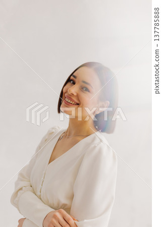 Young beautiful woman posing, female portrait 137785888