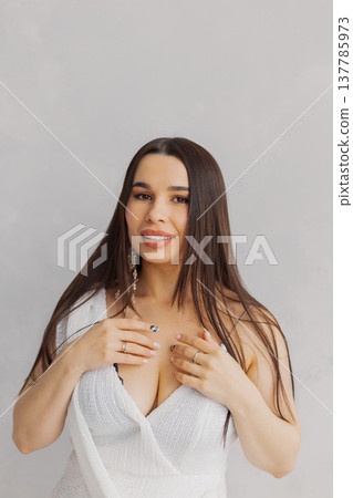 Young beautiful woman posing, female portrait 137785973