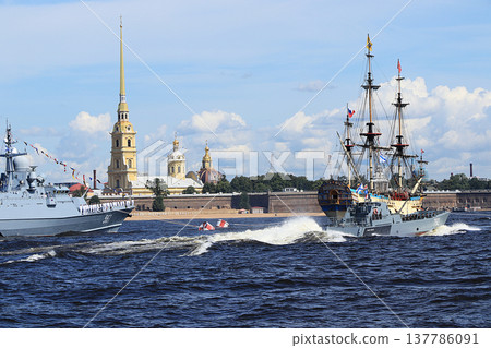 Russia, St. Petersburg, July 21, 2019, warships in the waters of the Neva and the Peter and Paul Fortress, preparation for the parade of the Navy, rehearsal. 137786091