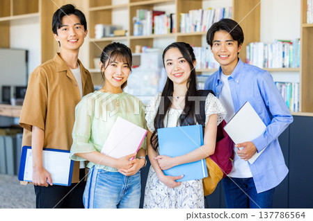 大學生 137786564
