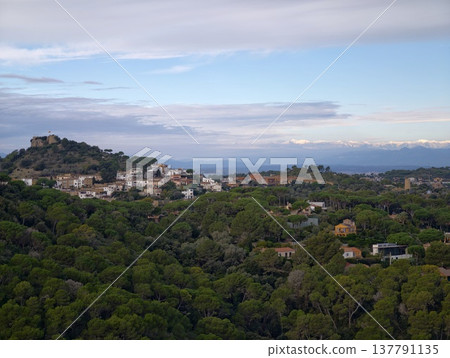 Chic Suburban Villas With Pastel Exteriors Nestled Among Dense Pine Forests And Coastal Vistas Chic Suburban Villas With Pastel Exteriors Nestled Among Dense Pine Forests And Coastal Vistas 137791135