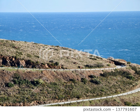 Coastal Rugged Scenery, Vivid Coastal Landscape Featuring Jagged Rocks And Swirling Ocean Currents 137791607