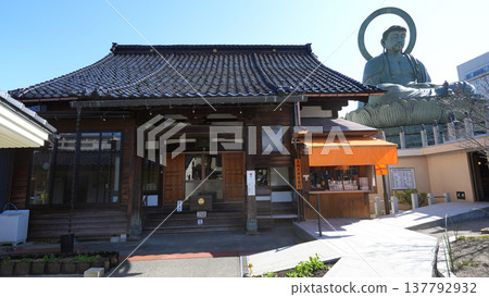 Takaoka Daibutsu 137792932