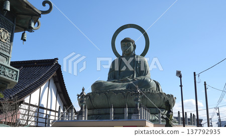 Takaoka Daibutsu 137792935