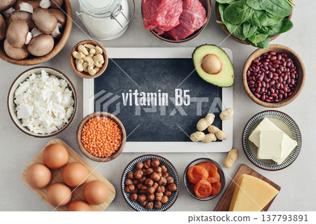 Healthy foods containing vitamin B5 (Acidum pantothenicum). Healthy foods containing vitamin B5 (Acidum pantothenicum). 137793891