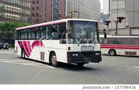 Express bus 137796416
