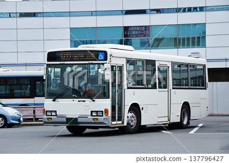 Isuzu Cubic Bus 137796427