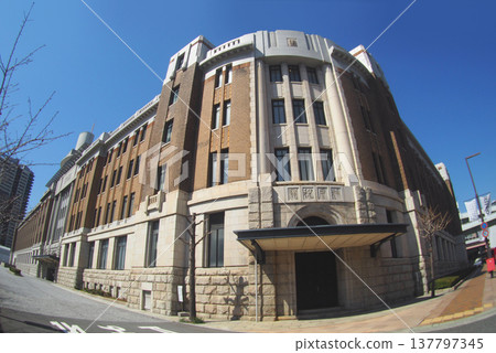 晴朗藍天下的神戶海關大樓 137797345