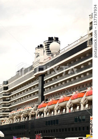 威士特丹號郵輪等待啟航 137797934