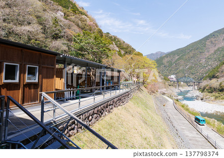 大伏特和小伏川站 大伏特和小伏川站 137798374