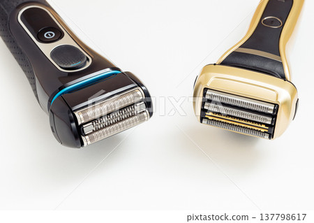 兩把電動刮鬍刀 兩把電動刮鬍刀 137798617