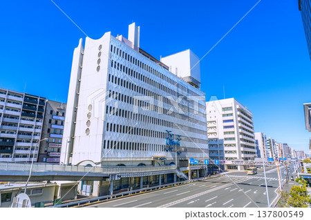 日本橫濱市景 從櫻木橋眺望櫻木町站新南口側、櫻木町Pio City等地區 137800549