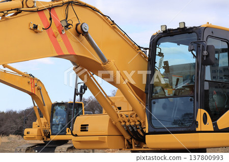 使用電鏟進行土木工程 137800993